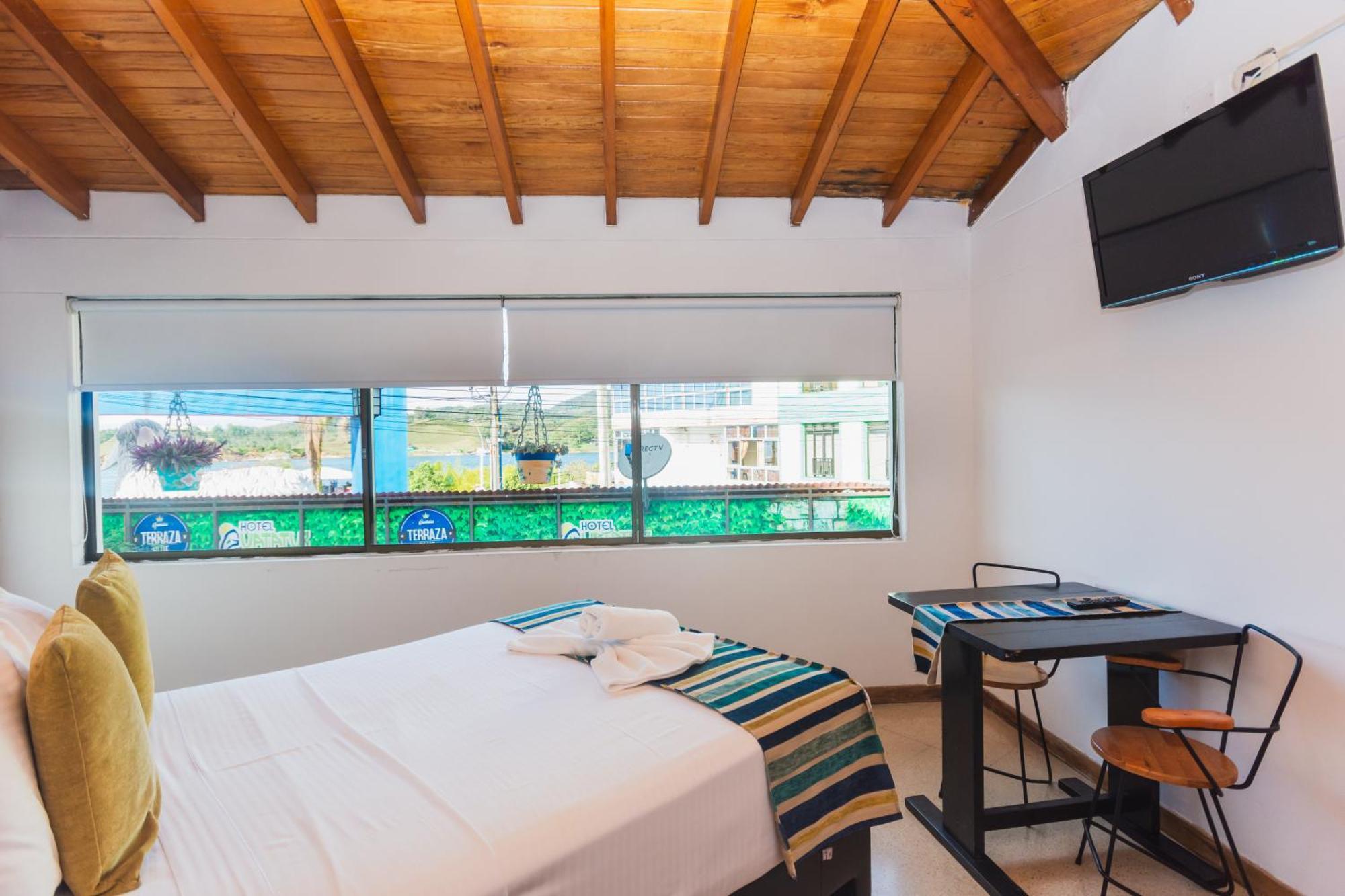 Hotel Guatatur Guatape Exterior photo