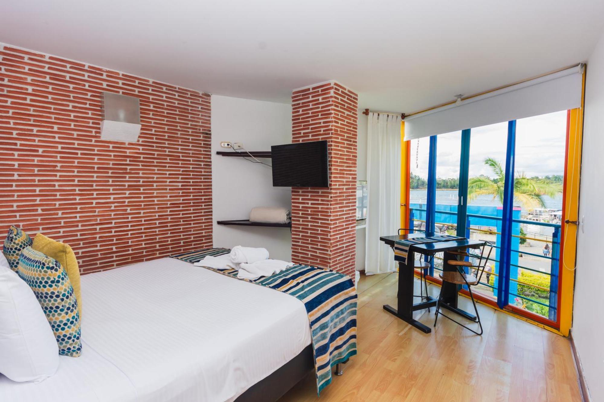 Hotel Guatatur Guatape Exterior photo